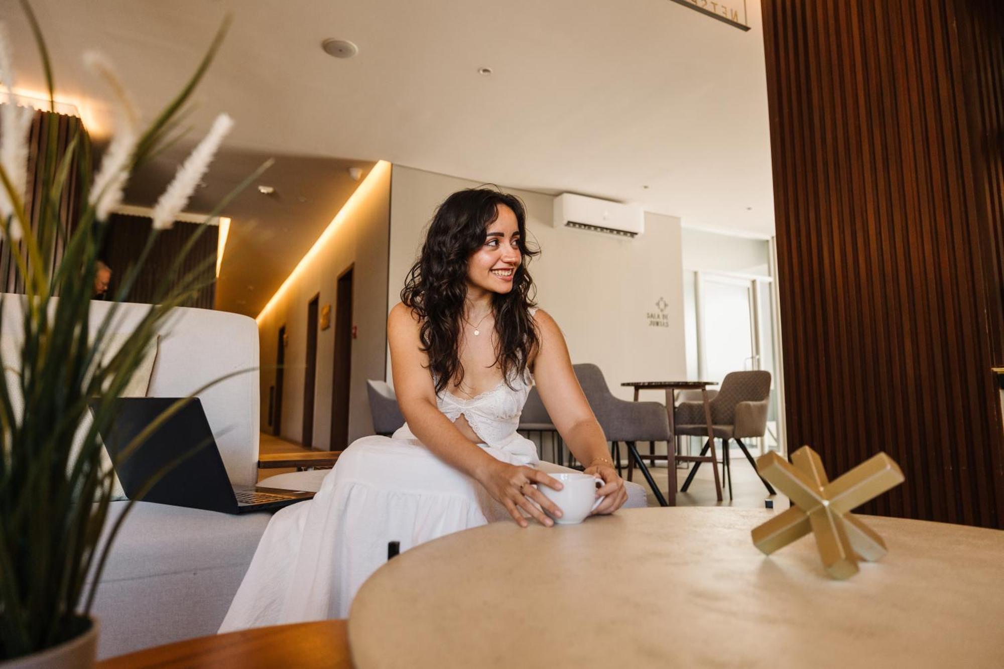 Ontico Urban Design Hotel Merida Luaran gambar